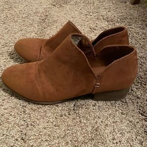 American Eagle ankle boots light brown sz 9